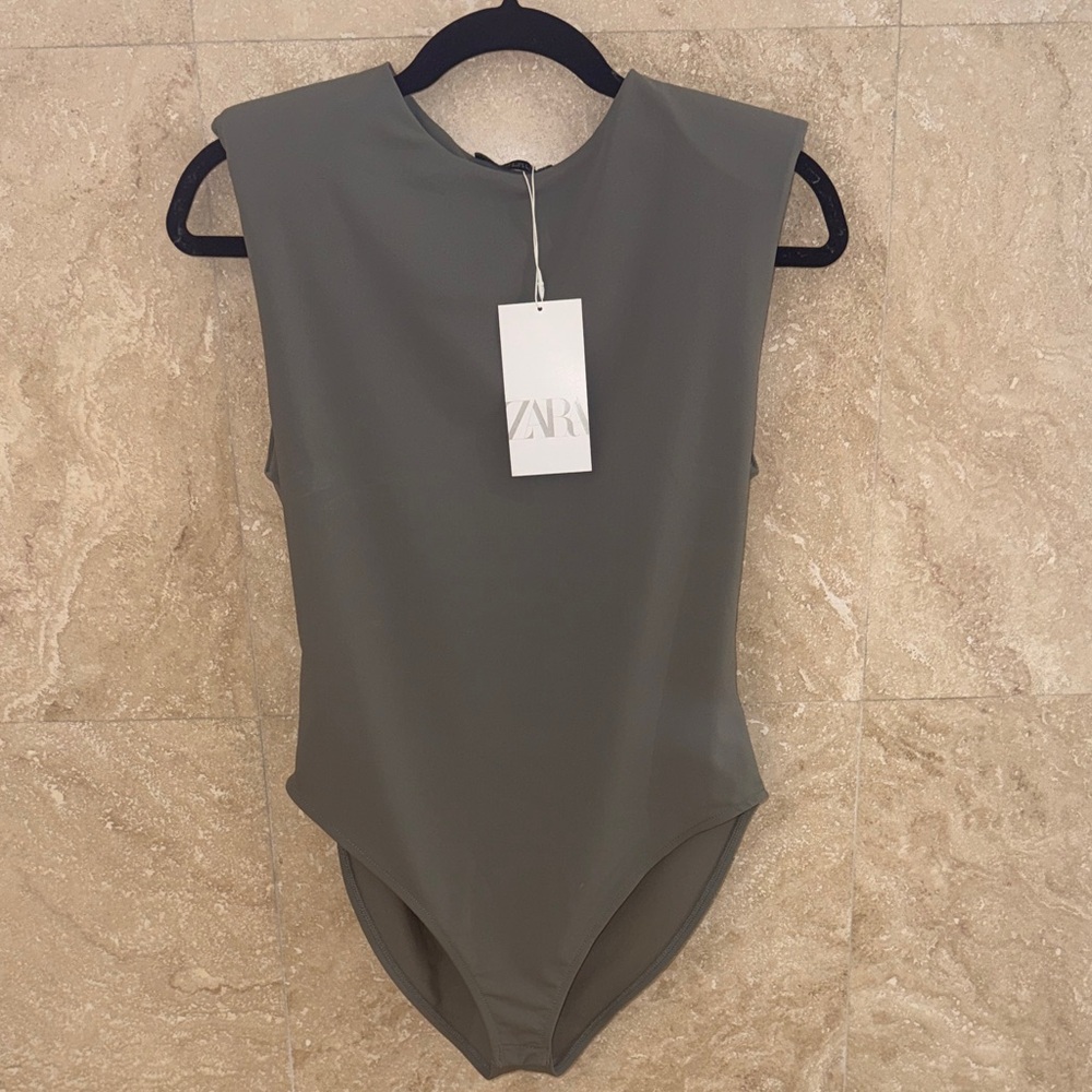 ZARA NWT GREEN Shoulder Pad Bodysuit NWT LARGE